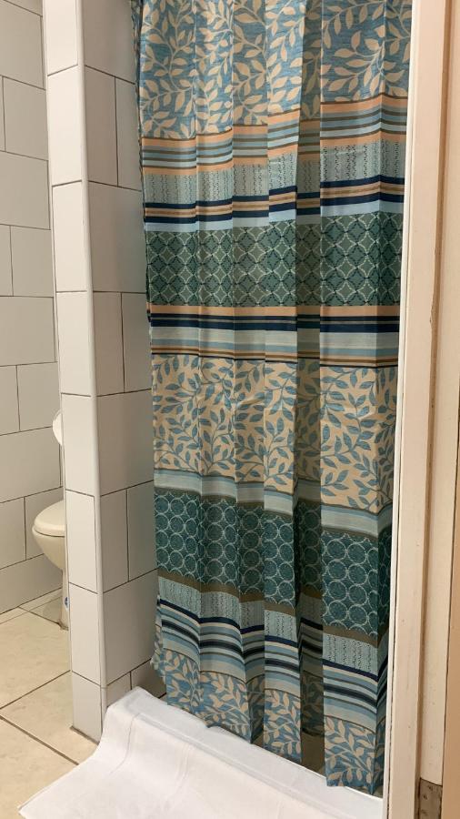 Centrally Located Spacious Apartment 威廉斯塔德 外观 照片